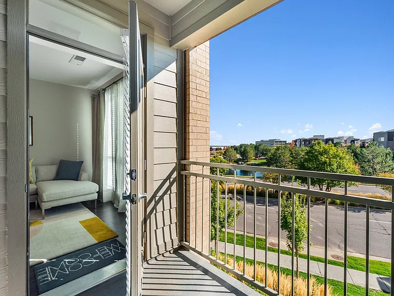 DryCreek_interior_balcony
