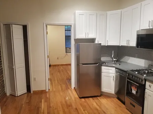 Rented by Chartwell Manhattan Realty | media 17