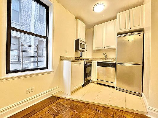 4th image of 185 Claremont Ave APT 1E