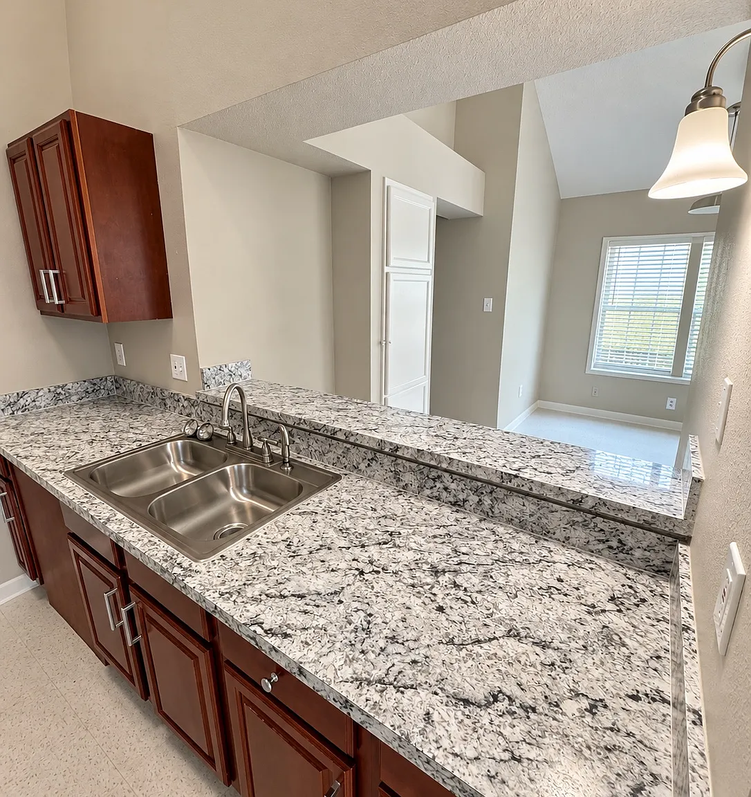 3 bed, 1100 sqft, $1,750 — Photo 4