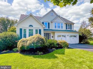 8 Devon Rd, Newtown, PA 18940