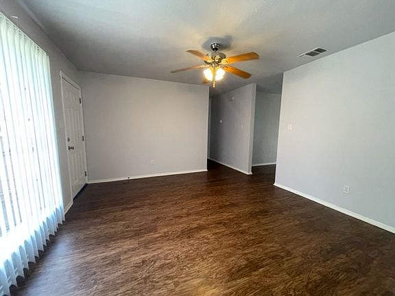 3rd image of 514 Maddux St