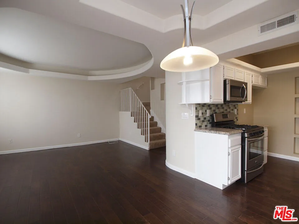 2 bed, 2.5 bath, 1100 sqft, $3,475 — Photo 4