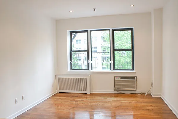 Rented by Mirador Real Estate | media 23