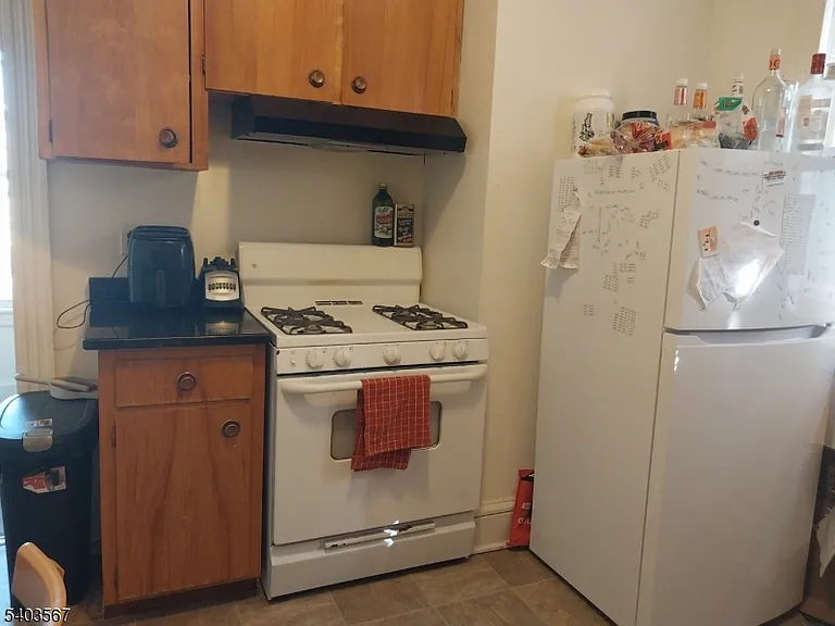 97 Easton Ave — Photo 3