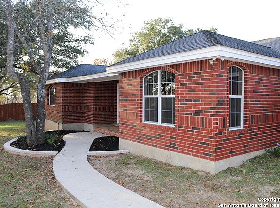 3rd image of 377 Cimarron Dr