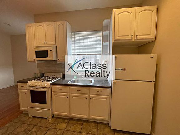 2nd image of 32-29 Steinway St #2R