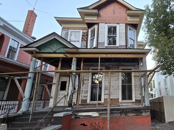 208 W 37th St, Savannah, GA 31401