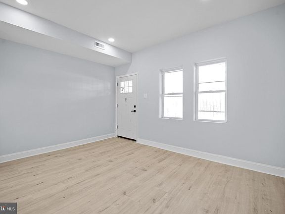 5th image of 4116 N 8th St