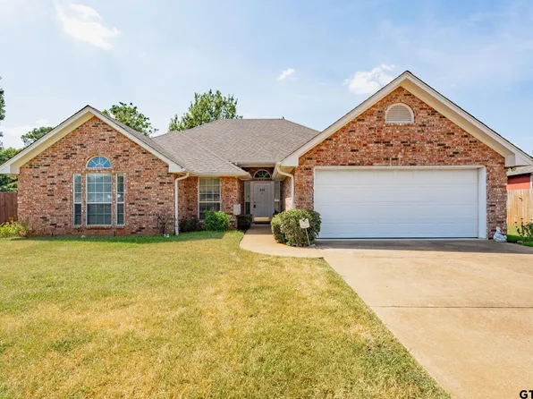 233 Crestview Ln, Jacksonville, TX 75766