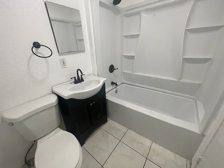714 S Record Ave — Photo 9