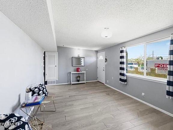 3rd image of 10541 Clearwater St