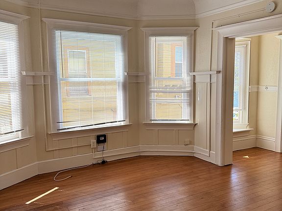 More Bay Windows in the living room! Plus a little reading nook in the corner.
