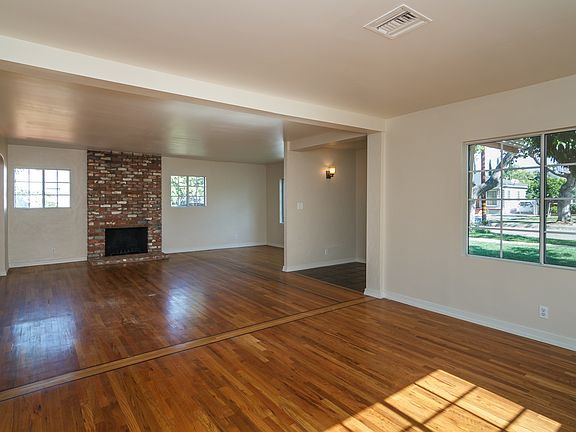 3rd image of 530 W Claremont St