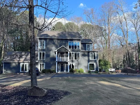 1833 Wood Valley Dr, Dalton, GA 30720