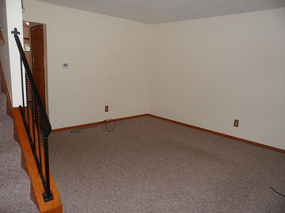 4th image of 643 W 10th St #A