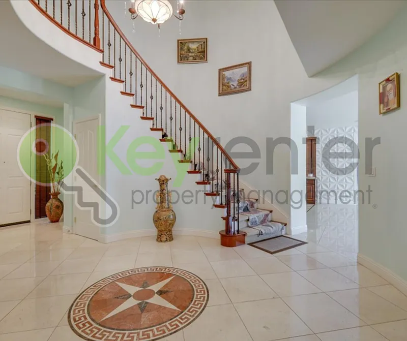 3 bed, 2.5 bath, 3800 sqft, $3,650 — Photo 3