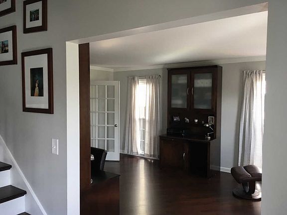 2nd image of 160 Nicoll Ave
