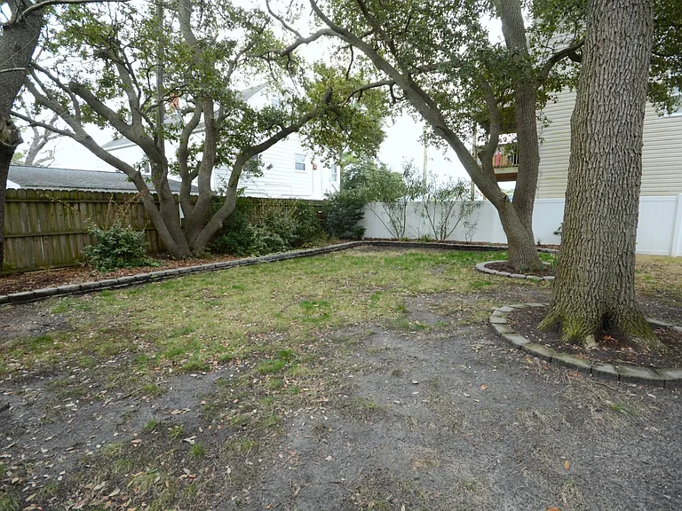 4116 Pretty Lake Ave — Photo 63