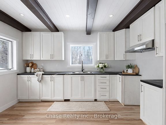 5th image of 878 Deer Lake Rd