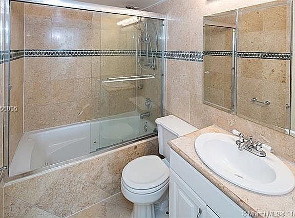3rd image of 2016 Bay Dr APT 606