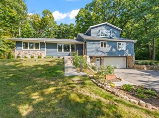 N31W22134 Green Rd, Waukesha, WI 53186