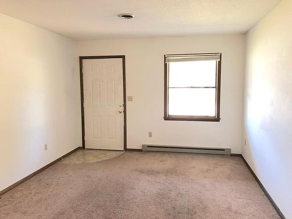 2nd image of 905 N Monroe St APT A