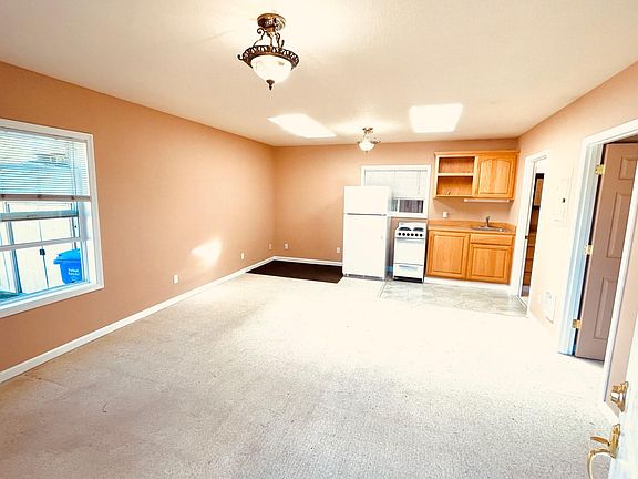 Main_Room_Kitchen