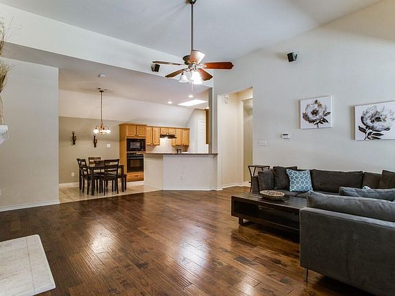 3rd image of 3916 Guadalupe Ln #Id1036242p