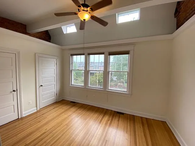 1524 D St NE — Photo 13