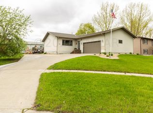701 11th Ave W, West Fargo, ND 58078