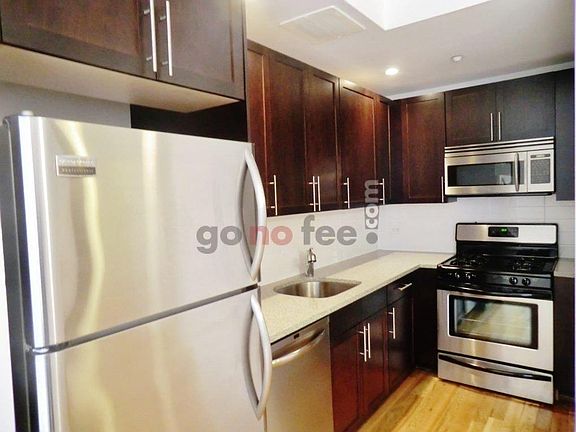 3rd image of 454 Manhattan Ave APT 6N
