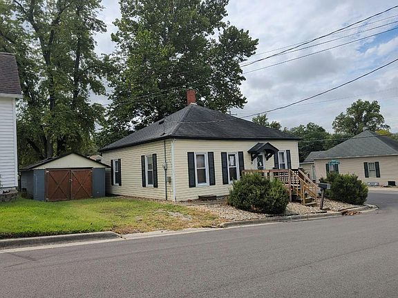 3rd image of 28 Sunset Ave