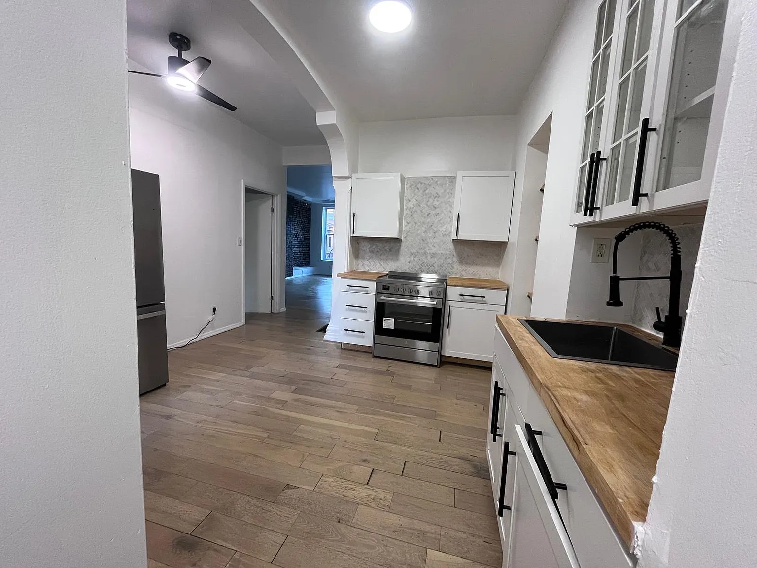 2 bed, 1200 sqft, $1,795 — Photo 3