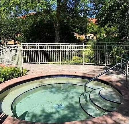5th image of 4915 N Harbor Isles Dr