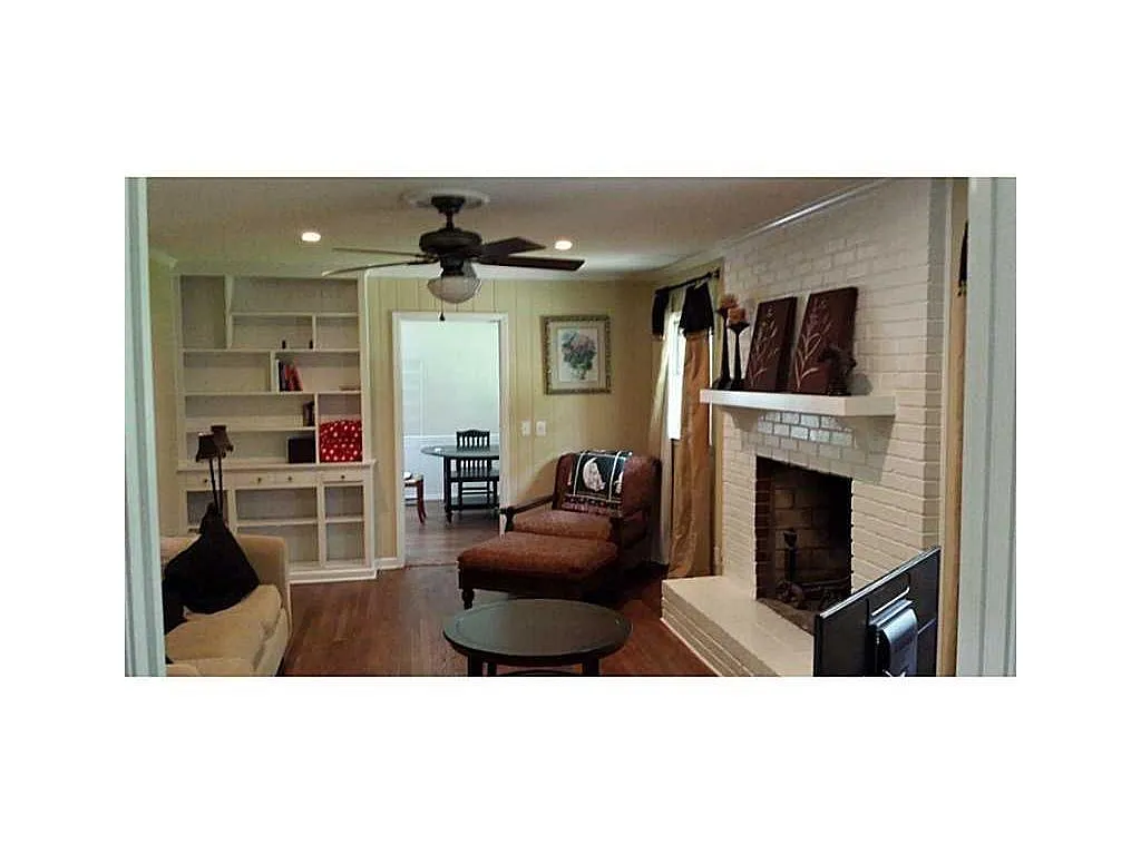 Building Photo - 1493 Chateau Dr