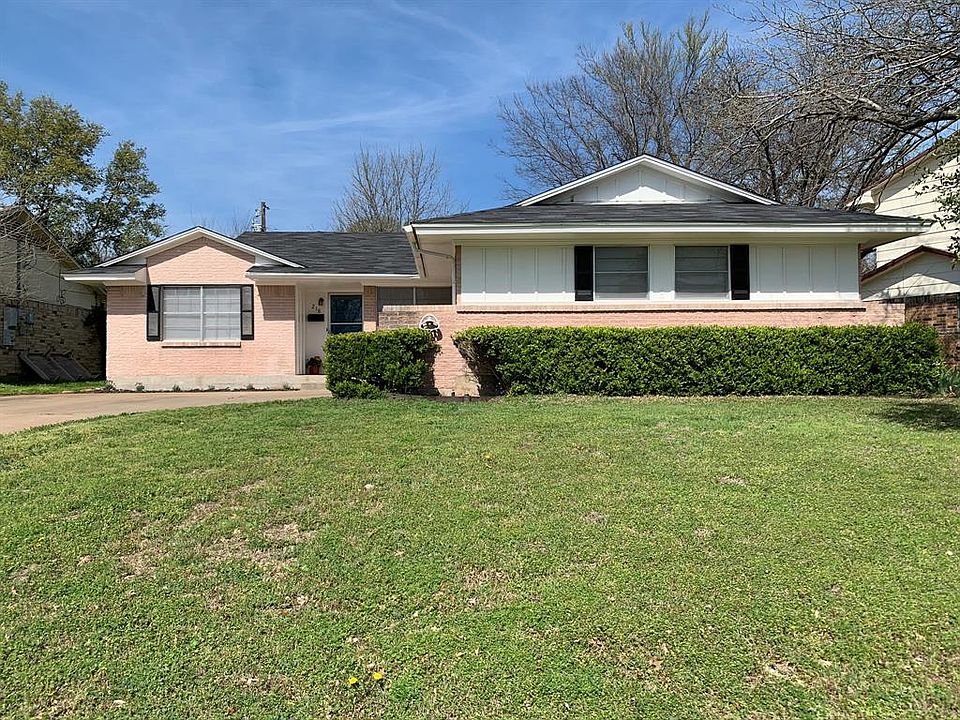 1st image of 218 Merribrook Trl