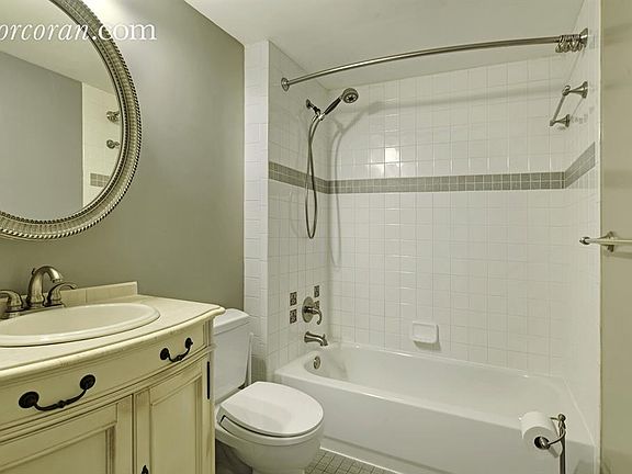 4th image of 424 Cumberland St #3