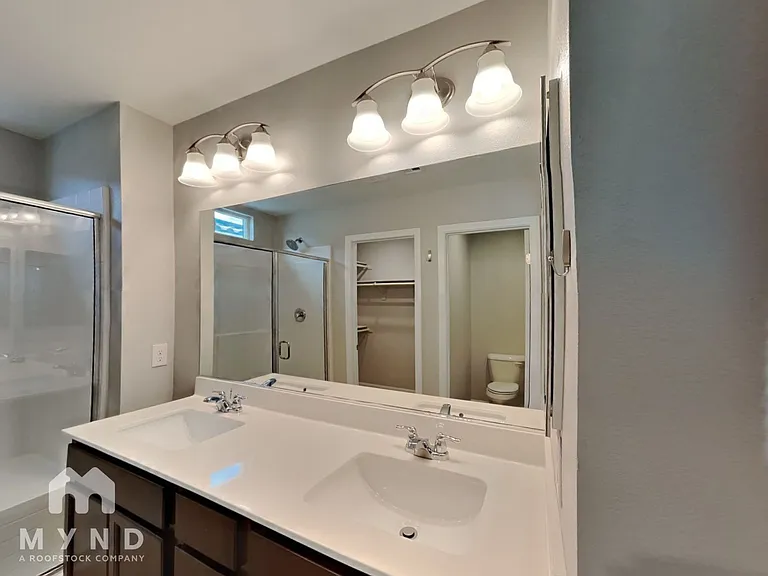 6646 Evander St — Photo 9