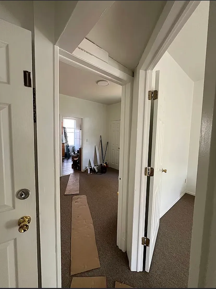 2 bed, 700 sqft, $2,700 — Photo 3