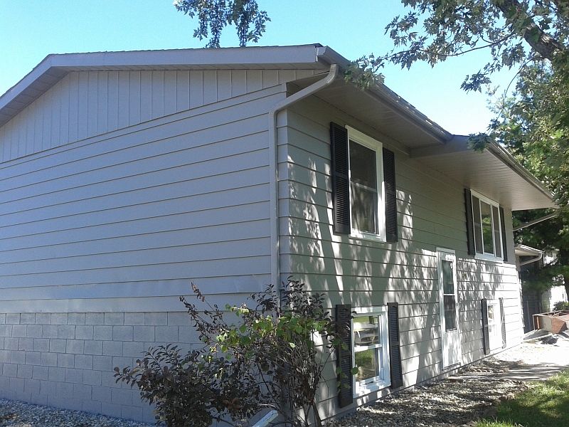 1st image of 3228 W 76th Pl