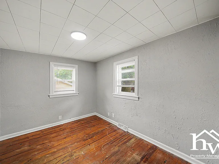 1023 Geyer Ave — Photo 9