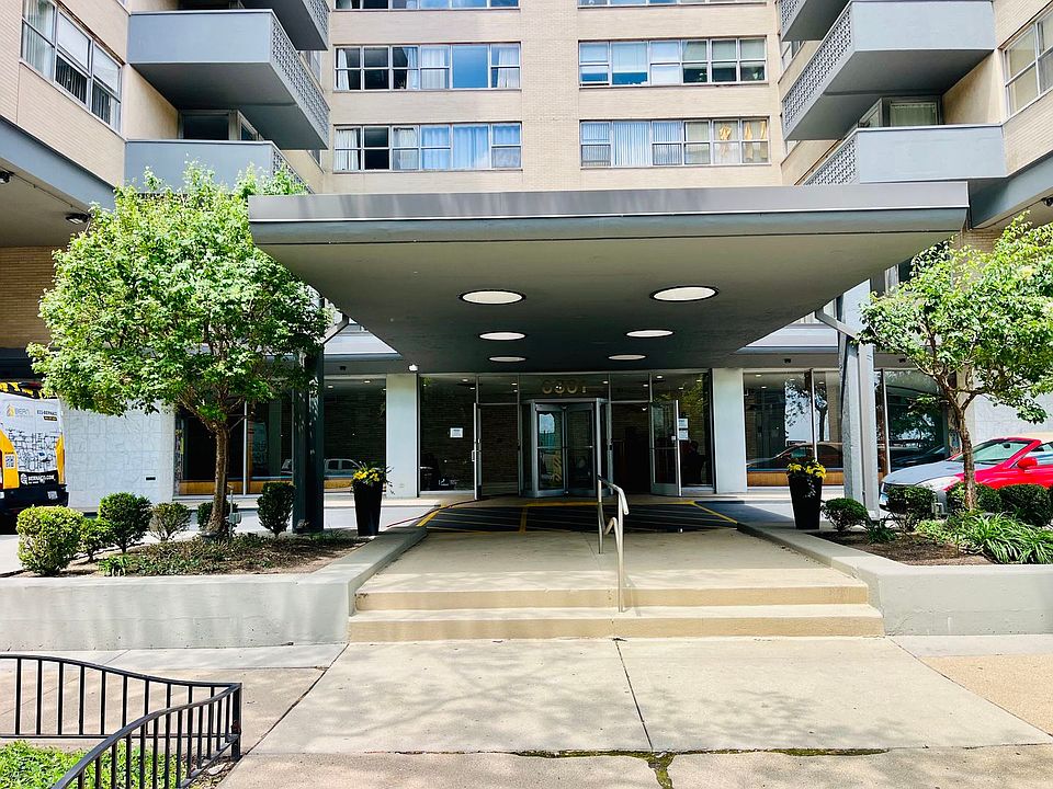 1st image of 6301 N Sheridan Rd APT 15C