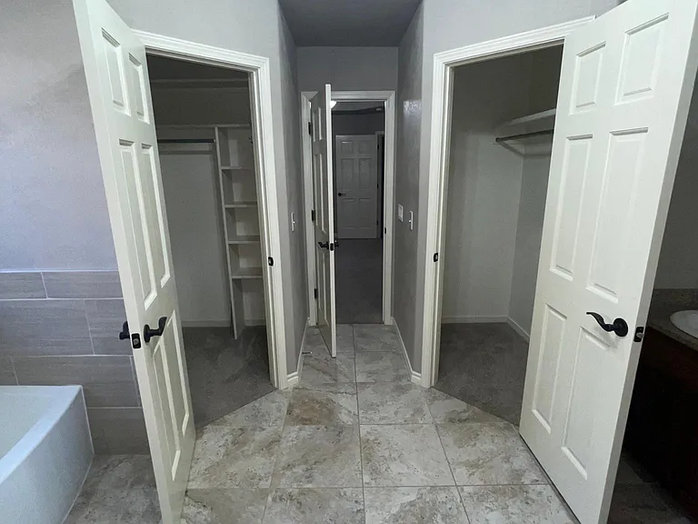 5608 Spencer St — Photo 13