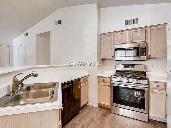 3rd image of 5415 W Harmon Ave Unit 2027