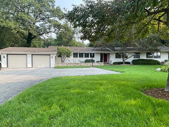 2nd image of 20 Birchwood Ln