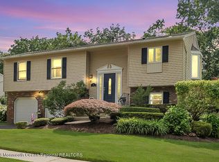 16 Timberline Dr, Howell, NJ 07731