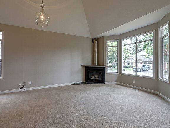 4th image of 25451 SE 42nd Pl