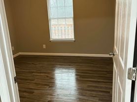 2016 Red Cut Road, Red Cut Road