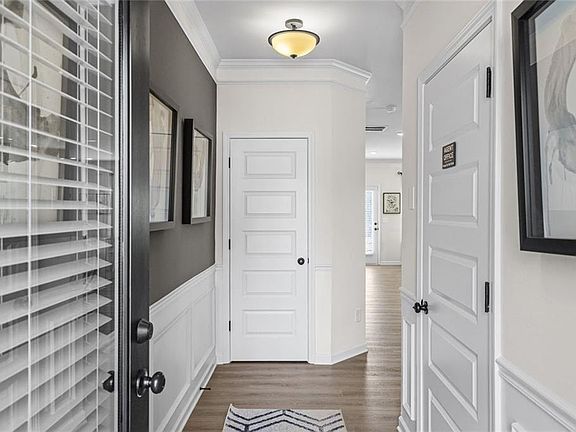 2nd image of 2390 Ravencliff Dr